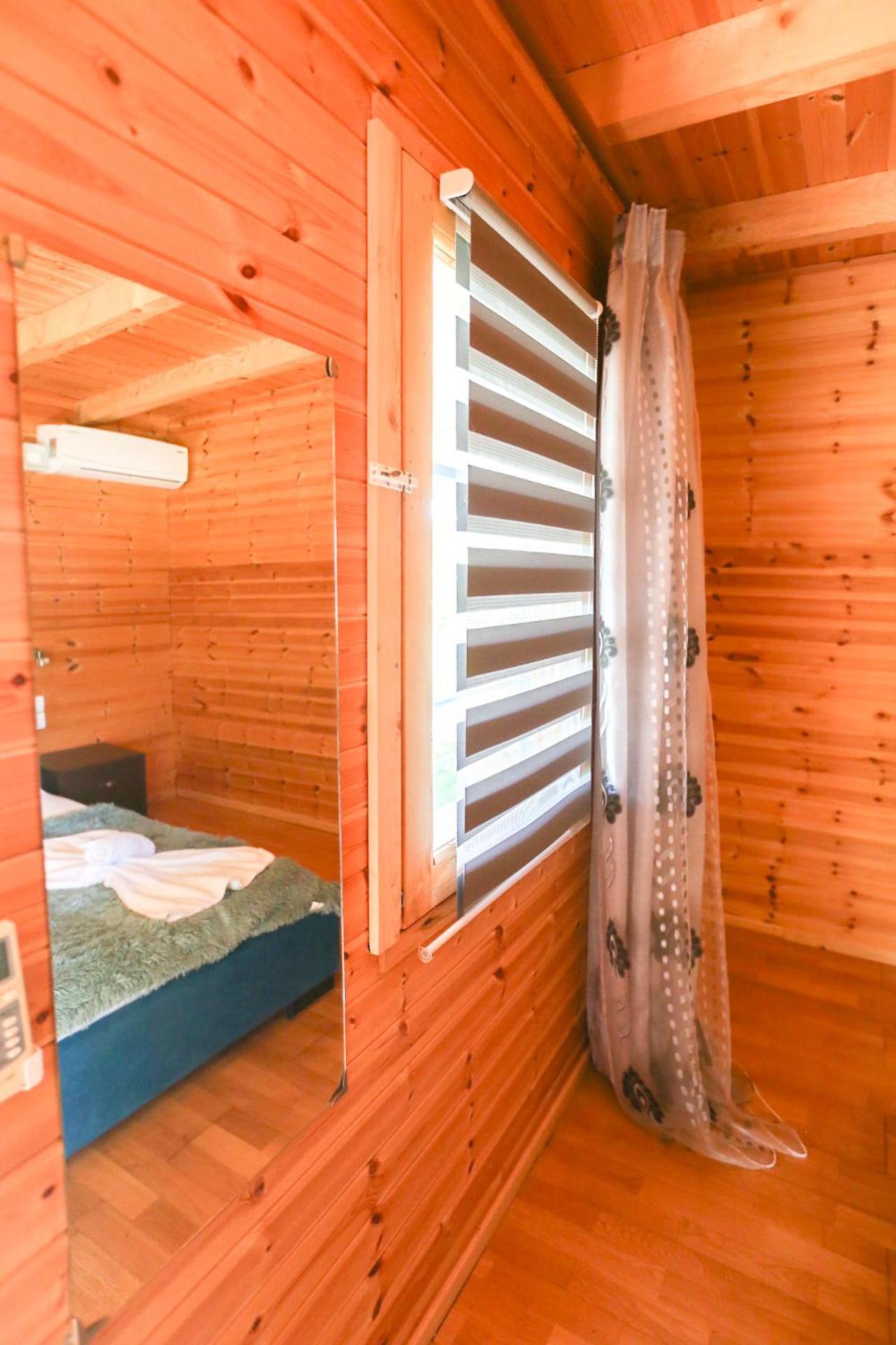 Motel Holiwood à Himarë Extérieur photo