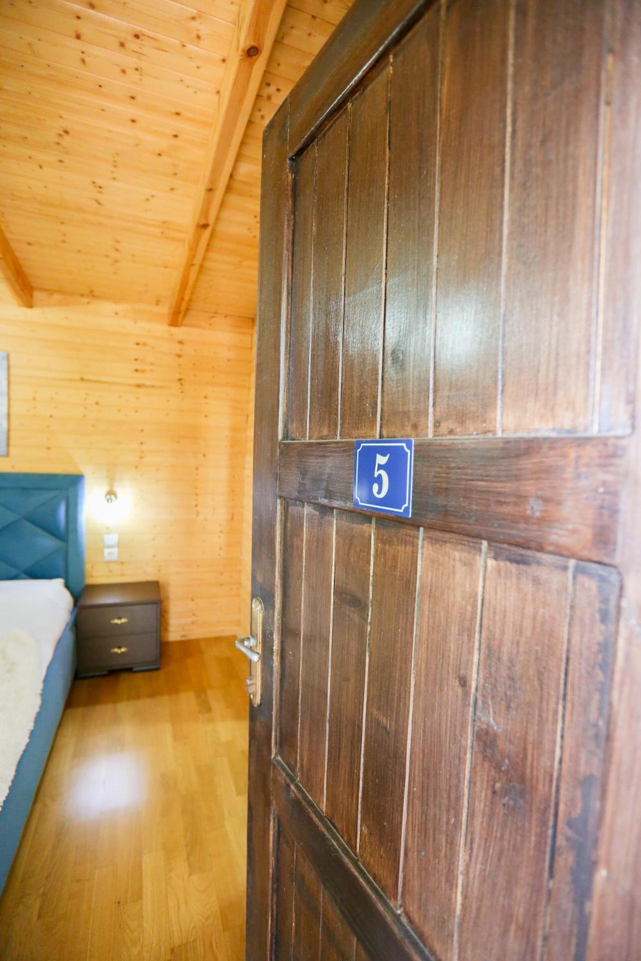 Motel Holiwood à Himarë Extérieur photo