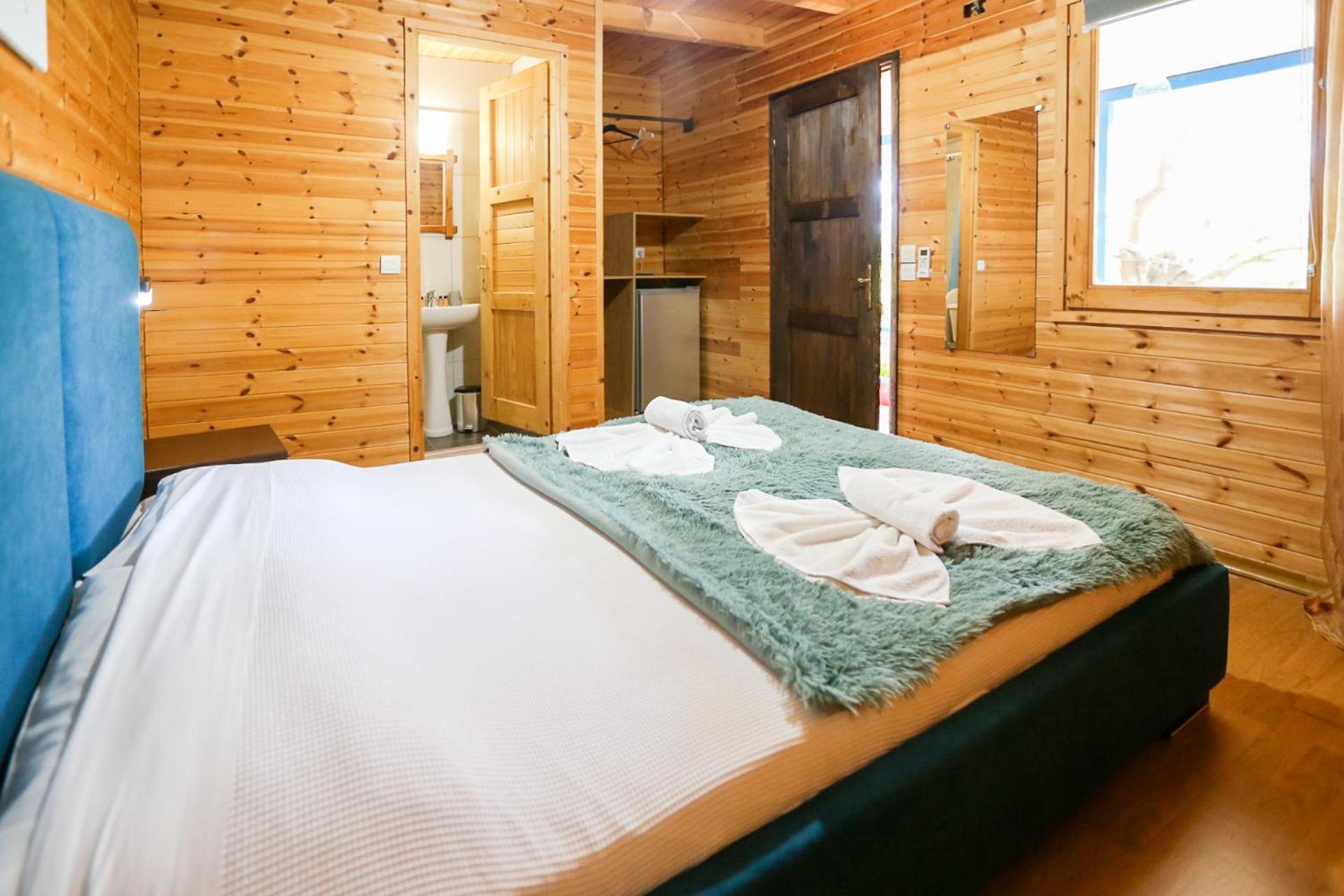 Motel Holiwood à Himarë Extérieur photo